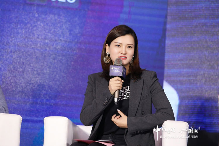茶小姐首席执行官邓琪女士